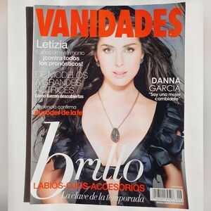 Vanidades Magazine April 21, 2009 - Danna Garcia - (Spanish)